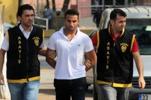 3. kattan atladı, nezarethane demirini esnetip ka&ccedil;tı!