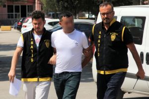 &Ouml;ld&uuml;resiye d&ouml;v&uuml;p &ccedil;aldığı paralarla eğlenmiş