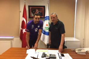 Nil&uuml;fer Belediyespor kaleyi sağlama aldı