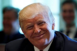 Trump: Transeks&uuml;eller orduya katılamaz