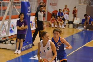Zeynep Şahin yeniden Bursa B&uuml;y&uuml;kşehir'de
