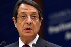 Rum lider Anastasiadis &ccedil;ark etti