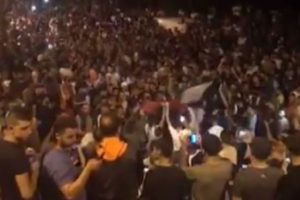Filistinliler demir bariyerlerin kaldırılmasını kutluyor
