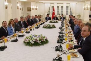 Başbakan Yıldırım, Alman firmalarının yetkilileri ile g&ouml;r&uuml;şt&uuml;