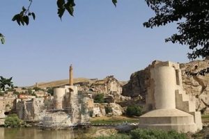Hasankeyf'teki k&uuml;lt&uuml;rel miras bir bir taşınıyor