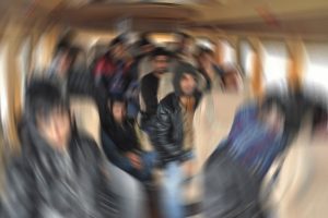 Ka&ccedil;ak g&ouml;&ccedil;men taşıyan gemiye operasyon: 6 g&ouml;zaltı