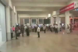 Vatandaşlar Sirkeci Garı'nda mahsur kaldı