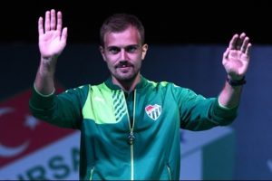 Mert G&uuml;nok, Başakşehir ile anlaşma sağladı