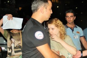 &Ccedil;atıya &ccedil;ıkan Rus turisti polisler kurtardı