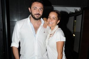 Beng&uuml; aşk sarhoşu oldu