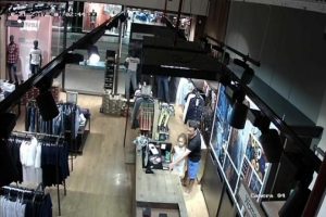 Bursa'da aile g&ouml;r&uuml;n&uuml;m&uuml; verip &ccedil;ocuğa hırsızlık yaptırdılar