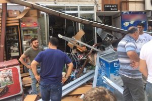 İstanbul Alibeyk&ouml;y'de olaylı yıkım!
