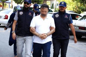 FET&Ouml;'n&uuml;n Akdeniz b&ouml;lge imamına tutuklama!