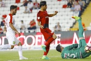 G&ouml;ztepe savunmada alarm veriyor