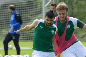 Bursaspor, Avusturya kampındaki &ccedil;alışmaları tamamladı