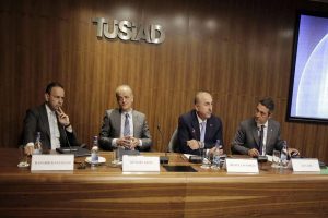 Bakan &Ccedil;avuşoğlu T&Uuml;SİAD'ı ziyaret etti
