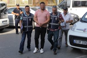Bursa ve Samsun'da silahlı su&ccedil; &ccedil;etesine operasyon: 20 g&ouml;zaltı