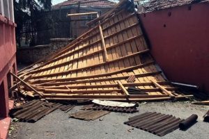 Yağıştan sonra ortalık savaş alanına d&ouml;nd&uuml;