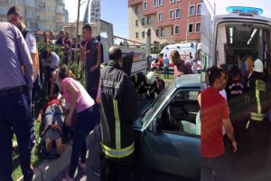 Otomobil ile pikap &ccedil;arpıştı: 1 &ouml;l&uuml;, 3 yaralı