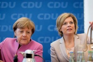 Merkel'in yardımcısından T&uuml;rkiye karşıtı talep