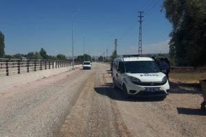 Dur ihtarına uymayan şahıs polise ateş a&ccedil;tı