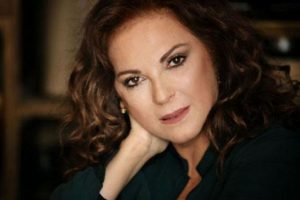 Derya Alabora film setinde kaza ge&ccedil;irdi
