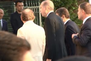 Cumhurbaşkanı Erdoğan'dan s&uuml;rpriz ziyaret