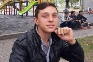 16 yaşındaki garson bı&ccedil;aklı kavgada &ouml;ld&uuml;