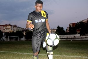Bursa'daki k&ouml;y takımına 10 kilo zeytinyağı karşılığında transfer oldu