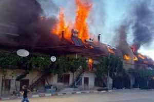 Ekmek yaparken &ccedil;ıkan yangın 6 evi k&uuml;l etti