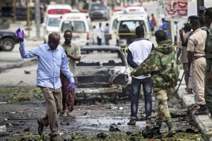 Somali'de bomba y&uuml;kl&uuml; ara&ccedil; patladı: En az 7 &ouml;l&uuml;
