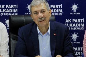 "T&uuml;rkiye sağlık donanımını kendisi &uuml;retmek zorunda"