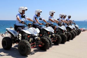 Antalya sahillerinin g&uuml;venliği ATV'li polislere emanet