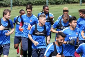 Trabzonspor 29 g&uuml;nl&uuml;k kampın ardından d&ouml;nd&uuml;