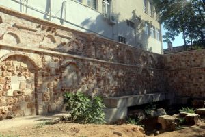Antalya'da ka&ccedil;ak antik tiyatro kazısı iddiası
