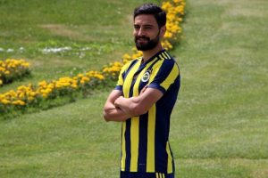 Fenerbah&ccedil;e'de Mehmet Ekici şoku