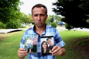 Eşi ve iki &ccedil;ocuğu 21 g&uuml;nd&uuml;r kayıp