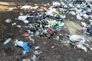 G&uuml;n&uuml;birlik&ccedil;iler Bursa Uludağ'ı &ccedil;&ouml;pl&uuml;ğe &ccedil;evirdi