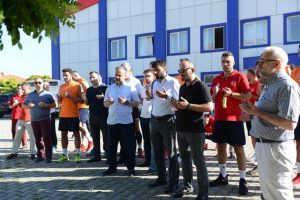 İneg&ouml;l Belediyespor Voleybol takımı sezonu a&ccedil;tı