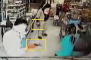 &Uuml;nl&uuml; marketin kasiyeri dehşeti yaşadı