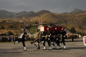Şehit korucu i&ccedil;in Hakkari'de t&ouml;ren d&uuml;zenlendi