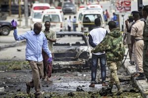 Somali'de bomba y&uuml;kl&uuml; ara&ccedil; patladı: 10 yaralı