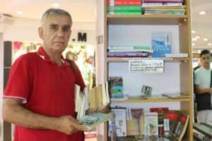 &Uuml;cretsiz, kayıtsız kitaplarını paylaşıyorlar