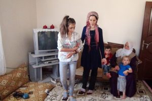 Hastalığı y&uuml;z&uuml;nden &ccedil;ocuklarını sevemiyor