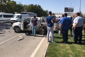 Zincirleme kazada &ccedil;ok sayıda yaralı var!