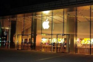 275 bin iPhone kılıfı geri &ccedil;ağrıldı