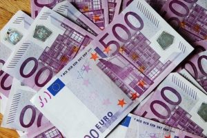 Euro tarihi zirvesine &ccedil;ıktı