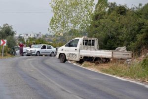 Karayoluna sızan motorin kazalara sebep oldu