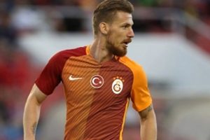 Galatasaray'da Serdar Aziz sakatlandı