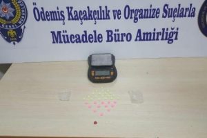 İzmir'de uyuşturucu operasyonu